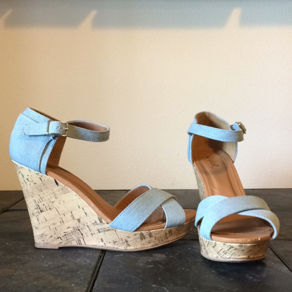Wedge heels with light blue denim straps